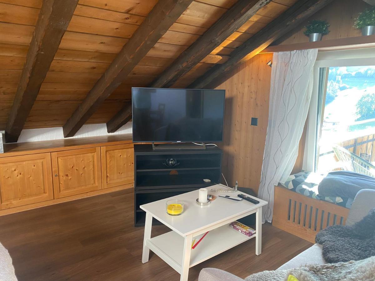 Dachwohnung in der Mitte von Laax-Dorf Exterior foto